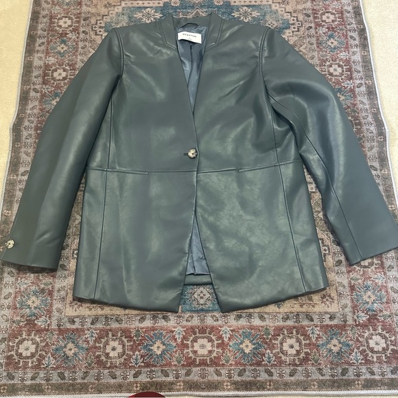 Aritzia Babaton Lauch Blazer SMOKY EMERALD
GREEN Size Small Faux Leather - Picture 5 of 10